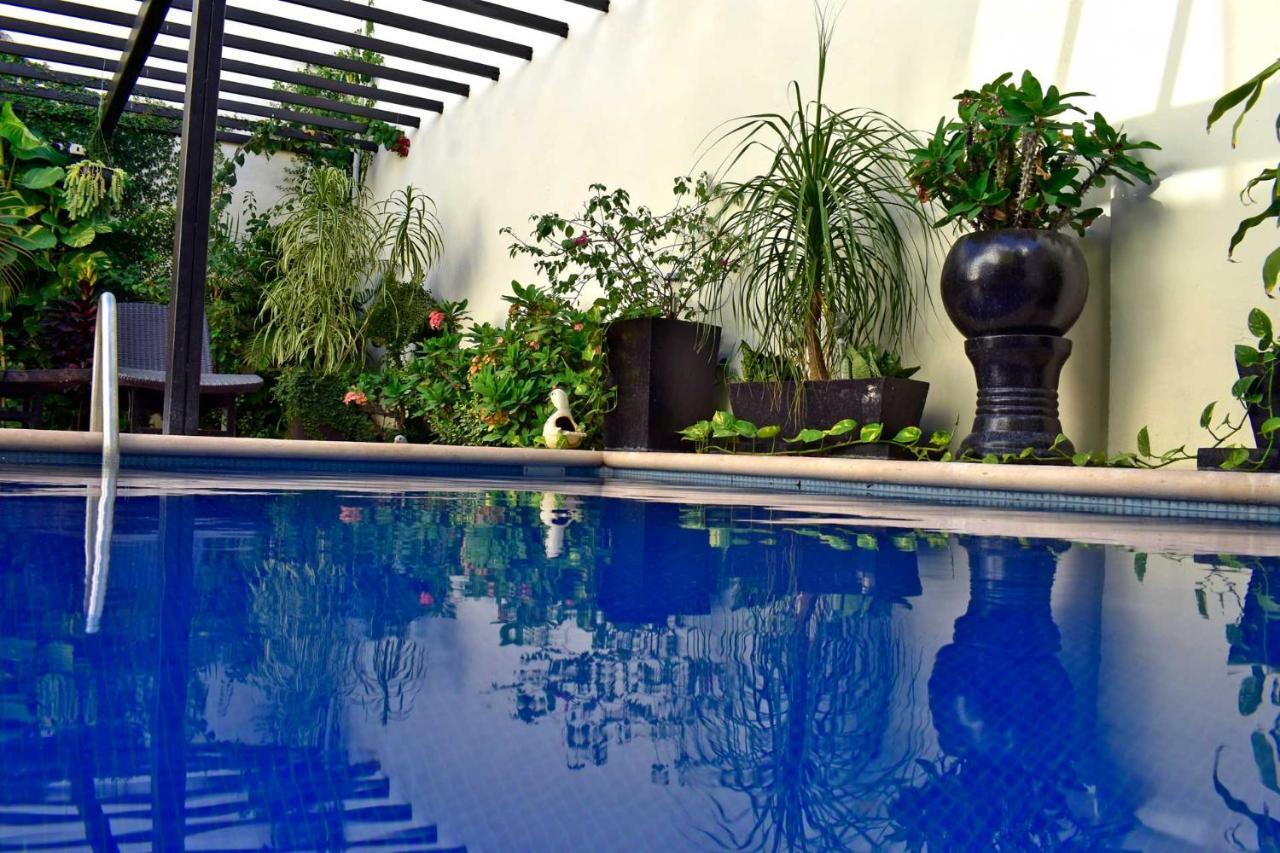 Hotel Casa Rosario Вальядолид Экстерьер фото